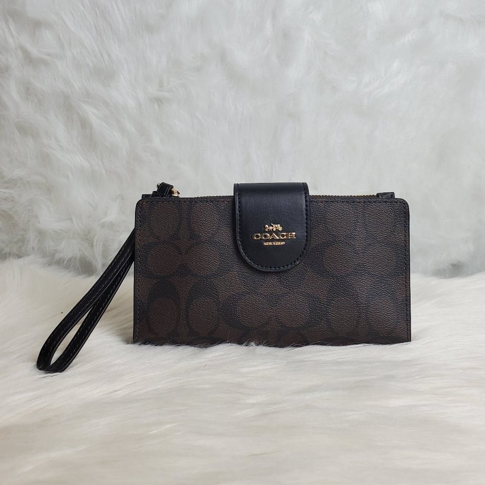 COACH TECH WALLET IN COLORBLOCK SIGNATURE CANVAS